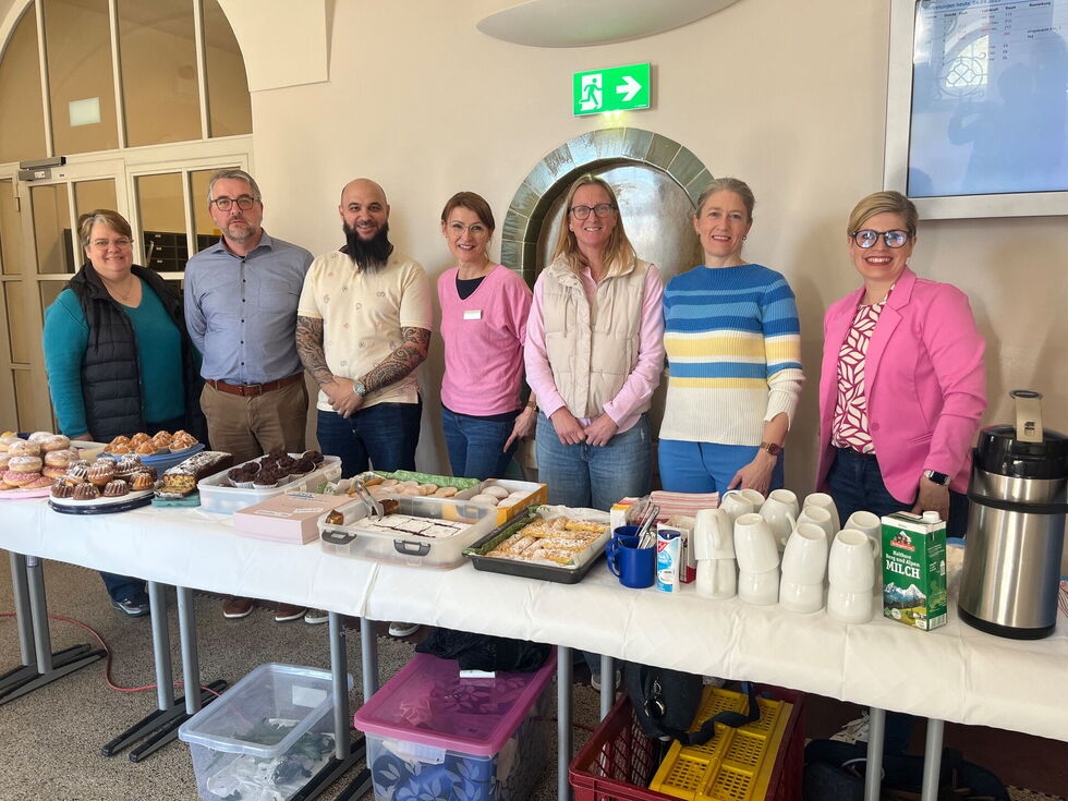 Elternbeirat mit Kaffee- und Kuchenbuffet